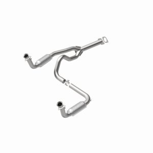 GMC Savana 3500 Catalytic Converter - Magnaflow - OEM Grade Direct-Fit - `00-`02