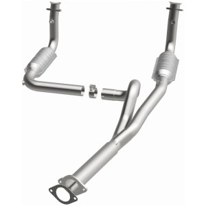 GMC Savana 3500 Catalytic Converter - Magnaflow - OEM Grade Direct-Fit - `00-`02