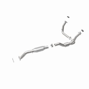 GMC Jimmy Catalytic Converter - Magnaflow - OEM Grade Direct-Fit - `00-`01