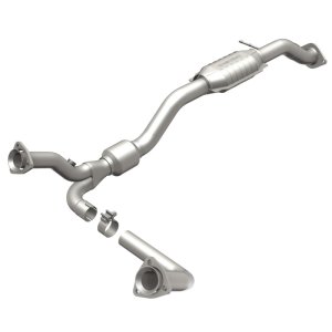 GMC Jimmy Catalytic Converter - Magnaflow - OEM Grade Direct-Fit - `00-`01
