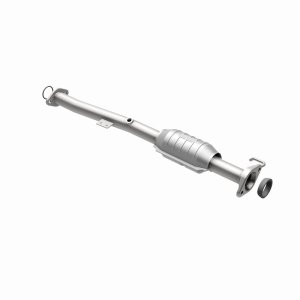 Chevrolet Tracker Catalytic Converter - Magnaflow - OEM Grade Direct-Fit - `99-`03