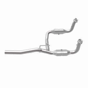 Dodge Nitro Catalytic Converter - Magnaflow - Direct-Fit, OEM Grade - `07-`08