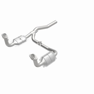 Jeep Liberty Catalytic Converter - Magnaflow - Direct-Fit, OEM Grade - 2008