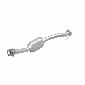 GMC Envoy Catalytic Converter - Magnaflow - OEM Grade Direct-Fit - `02-`05