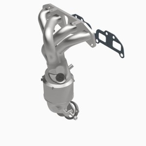 Nissan Sentra Catalytic Converter - Magnaflow - OEM Grade Direct-Fit Manifold - `02-`06