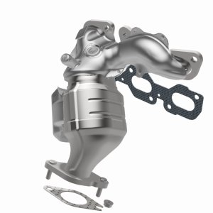 Mazda Tribute Catalytic Converter - Rear - Magnaflow - Direct-Fit with Integrated Manifold - `01-`08