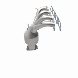 GMC Canyon Catalytic Converter - Magnaflow - OEM Grade Direct-Fit - `04-`06