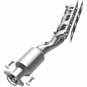 Nissan Titan Catalytic Converter - Magnaflow - OEM Grade Direct-Fit - `04-`15 Nissan Titan Catalytic Converter - Magnaflow - OEM Grade Direct-Fit - `04-`15