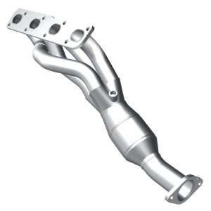 Nissan Titan Catalytic Converter - Magnaflow - OEM Grade Direct-Fit Manifold - `04-`15