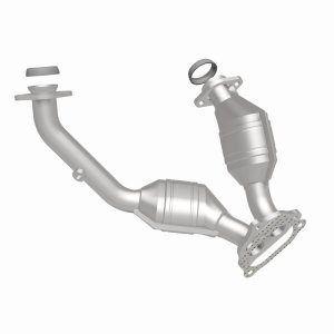 Ford Ranger Catalytic Converter - Magnaflow - OEM Grade Direct-Fit - `01-`03