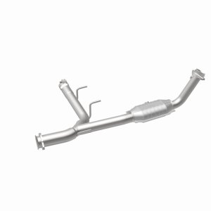 Ford Expedition Catalytic Converter - Magnaflow - OEM Grade Federal/EPA Compliant Direct-Fit - `05-`06