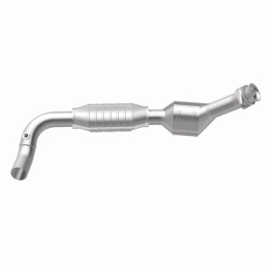 Ford E-150 Econoline Catalytic Converter - Magnaflow - OEM Grade Direct-Fit - `00-`02