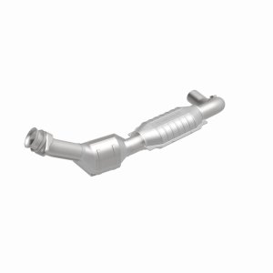 Ford E-150 Econoline Catalytic Converter - Magnaflow - OEM Grade Direct-Fit - `00-`02