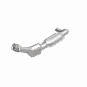 Ford E-150 Econoline Catalytic Converter - Magnaflow - OEM Grade Direct-Fit - `00-`02