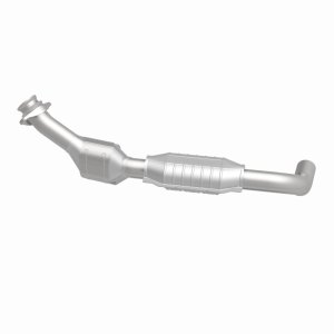 Ford E-150 Econoline Catalytic Converter - Magnaflow - OEM Grade Direct-Fit - `00-`02