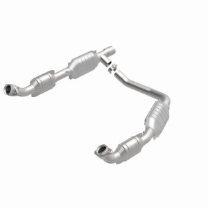 Ford E-250 Catalytic Converter - Magnaflow - OEM Grade Direct-Fit - `04-`08