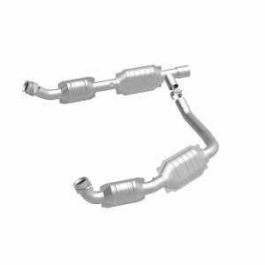 Ford E-250 Catalytic Converter - Magnaflow - OEM Grade Direct-Fit - `04-`08
