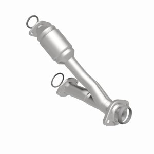 Toyota Highlander Catalytic Converter - Magnaflow - OEM Grade Direct-Fit - `01-`03 Toyota Highlander Catalytic Converter - Magnaflow - OEM Grade Direct-Fit - `01-`03