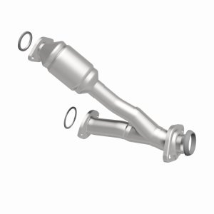 Toyota Highlander Catalytic Converter - Magnaflow - OEM Grade Direct-Fit - `01-`03 Toyota Highlander Catalytic Converter - Magnaflow - OEM Grade Direct-Fit - `01-`03