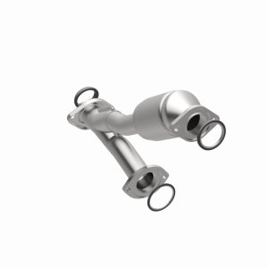 Toyota Highlander Catalytic Converter - Magnaflow - OEM Grade Direct-Fit - `01-`03 Toyota Highlander Catalytic Converter - Magnaflow - OEM Grade Direct-Fit - `01-`03
