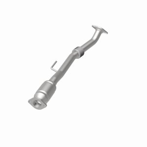 Nissan Altima Catalytic Converter - Rear - Magnaflow - OEM Grade Federal/EPA Compliant Direct-Fit - `02-`06