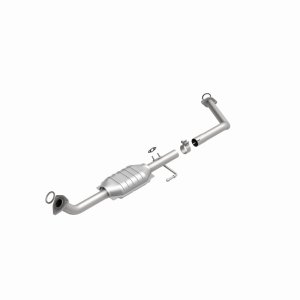 Toyota Sequoia Catalytic Converter - Magnaflow - OEM Grade Federal/EPA Compliant Direct-Fit - `01-`04