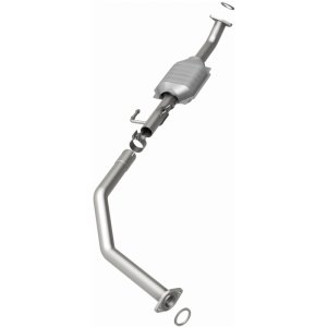 Toyota Sequoia Catalytic Converter - Magnaflow - OEM Grade Federal/EPA Compliant Direct-Fit - `01-`04