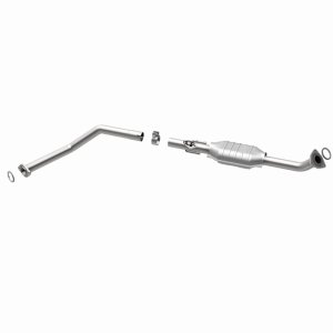 Toyota Sequoia Catalytic Converter - Magnaflow - OEM Grade Federal/EPA Compliant Direct-Fit - `01-`04