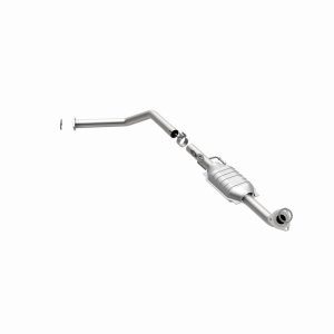 Toyota Sequoia Catalytic Converter - Magnaflow - OEM Grade Federal/EPA Compliant Direct-Fit - `01-`04