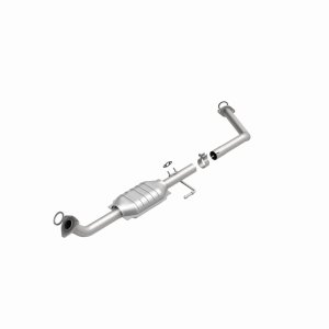 Toyota Sequoia Catalytic Converter - Magnaflow - OEM Grade Federal/EPA Compliant Direct-Fit - `01-`04