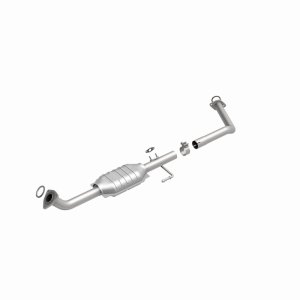 Toyota Sequoia Catalytic Converter - Magnaflow - OEM Grade Federal/EPA Compliant Direct-Fit - `01-`04