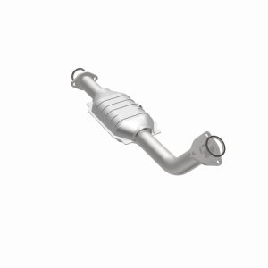 Toyota Tundra Catalytic Converter - Front - Magnaflow - OEM Grade Direct-Fit - `05-`06