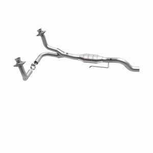 Dodge Dakota Catalytic Converter - Magnaflow - OEM Grade Federal/EPA Compliant Direct-Fit - `00-`03
