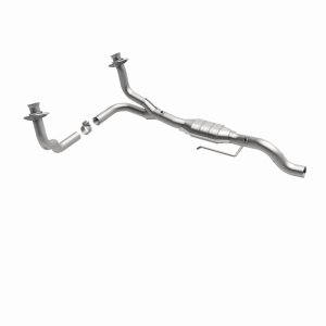 Dodge Dakota Catalytic Converter - Magnaflow - OEM Grade Federal/EPA Compliant Direct-Fit - `00-`03
