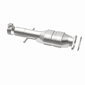 Pontiac G6 Catalytic Converter - underbody - Magnaflow - OEM Grade Federal/EPA Compliant Direct-Fit - `08-`10