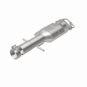 Pontiac G6 Catalytic Converter - underbody - Magnaflow - OEM Grade Federal/EPA Compliant Direct-Fit - `08-`10