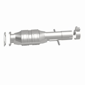 Pontiac G6 Catalytic Converter - underbody - Magnaflow - OEM Grade Federal/EPA Compliant Direct-Fit - `08-`10