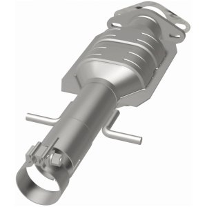 Pontiac G6 Catalytic Converter - underbody - Magnaflow - OEM Grade Federal/EPA Compliant Direct-Fit - `08-`10