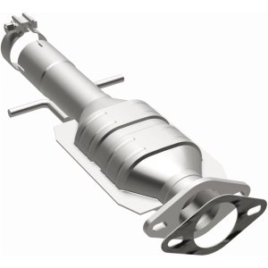 Pontiac G6 Catalytic Converter - underbody - Magnaflow - OEM Grade Federal/EPA Compliant Direct-Fit - `08-`10