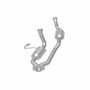 Ford Windstar Catalytic Converter - Magnaflow - OEM Grade Direct-Fit - `01-`03