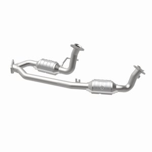 Ford Windstar Catalytic Converter - Magnaflow - OEM Grade Direct-Fit - `01-`03