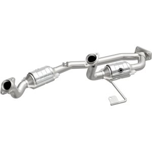 Ford Windstar Catalytic Converter - Magnaflow - OEM Grade Direct-Fit - `01-`03