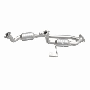 Ford Windstar Catalytic Converter - Magnaflow - OEM Grade Direct-Fit - `01-`03