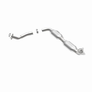 Toyota Sequoia Catalytic Converter - Magnaflow - OEM Grade Direct-Fit - `08-`09