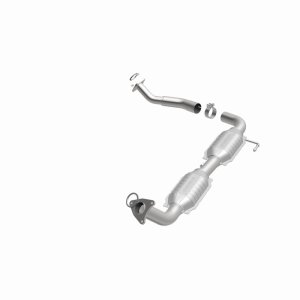 Toyota Sequoia Catalytic Converter - Magnaflow - OEM Grade Direct-Fit - `08-`09
