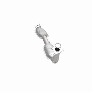 Toyota Sequoia Catalytic Converter - Magnaflow - OEM Grade Direct-Fit - `08-`09