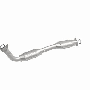 Toyota Sequoia Catalytic Converter - Magnaflow - OEM Grade Federal/EPA Compliant Direct-Fit - `08-`22
