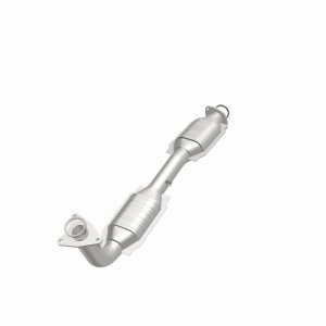 Toyota Sequoia Catalytic Converter - Magnaflow - OEM Grade Federal/EPA Compliant Direct-Fit - `08-`22