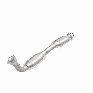 Toyota Tundra Catalytic Converter - Magnaflow - OEM Grade Federal/EPA Compliant Direct-Fit - `07-`21