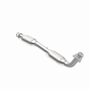 Toyota Tundra Catalytic Converter - Magnaflow - OEM Grade Federal/EPA Compliant Direct-Fit - `07-`21